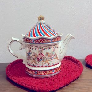 Sadler Edwardian Entertainments Carousel Teapot